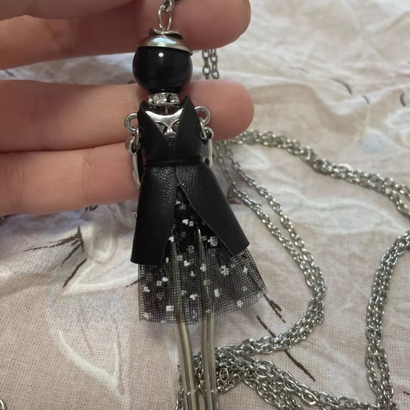 New Artisan Poshmark Shopper Sterling Silver Cloth White Sapphire Doll Necklace - Picture 7 of 10